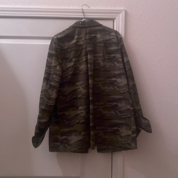 Large Camoflage Jacket - Picture 2 of 6